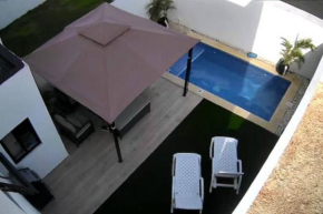 Townhouse with Private Pool and Beach Access.
